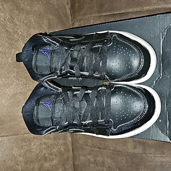 Jordan 1 Mid SE (PS) Sneakers - Picture 2 of 11